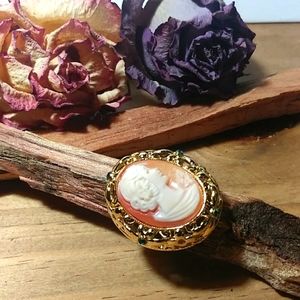 "Amadeo" !!  Hand Carved Italian Cameo ring size 6